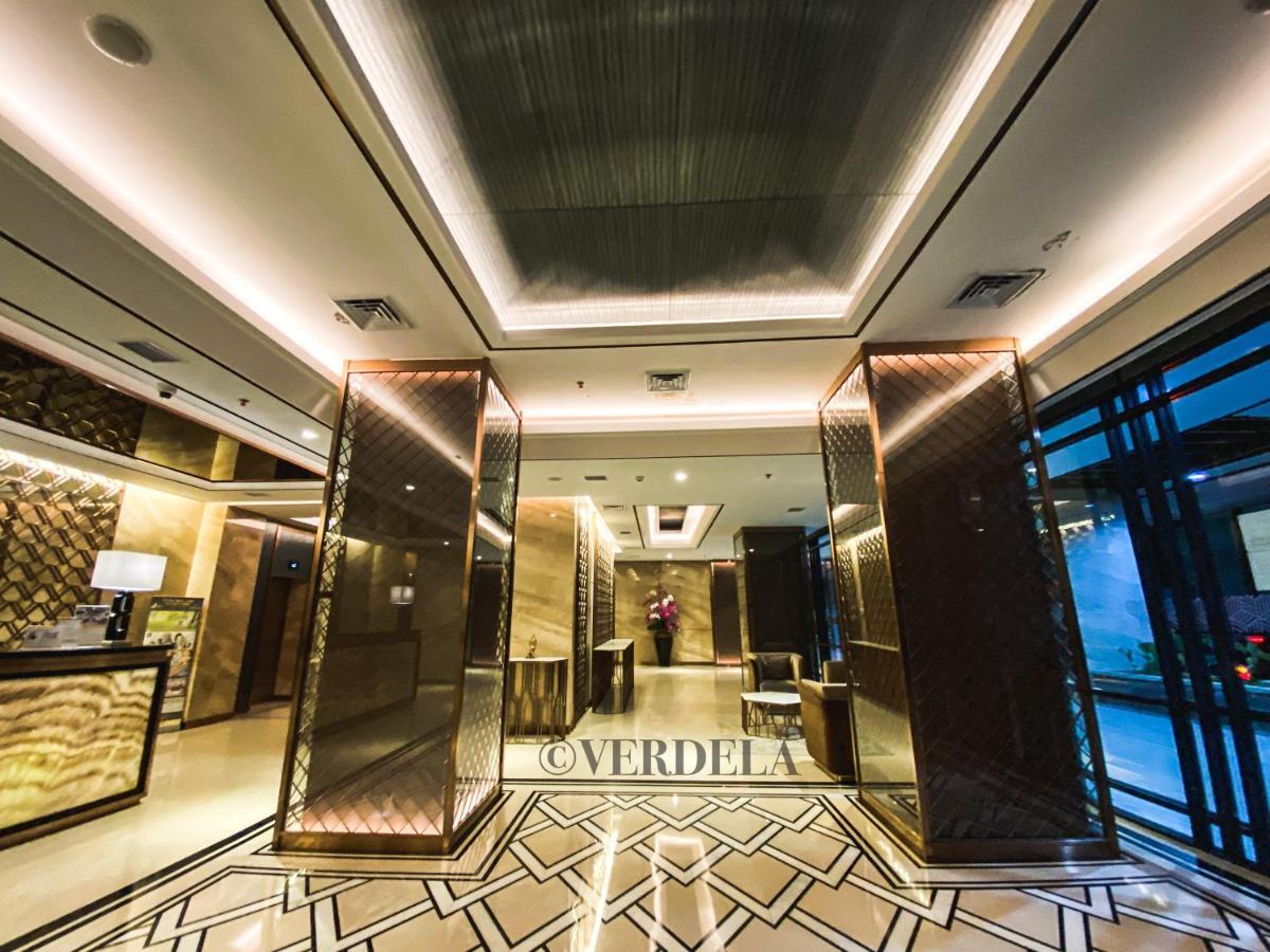 Verdela Pollux Meisterstadt Batam Apartement Екстер'єр фото