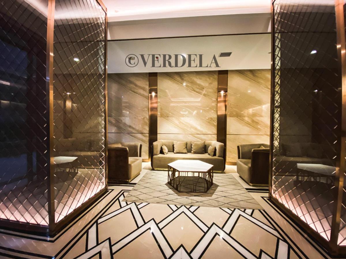 Verdela Pollux Meisterstadt Batam Apartement Екстер'єр фото
