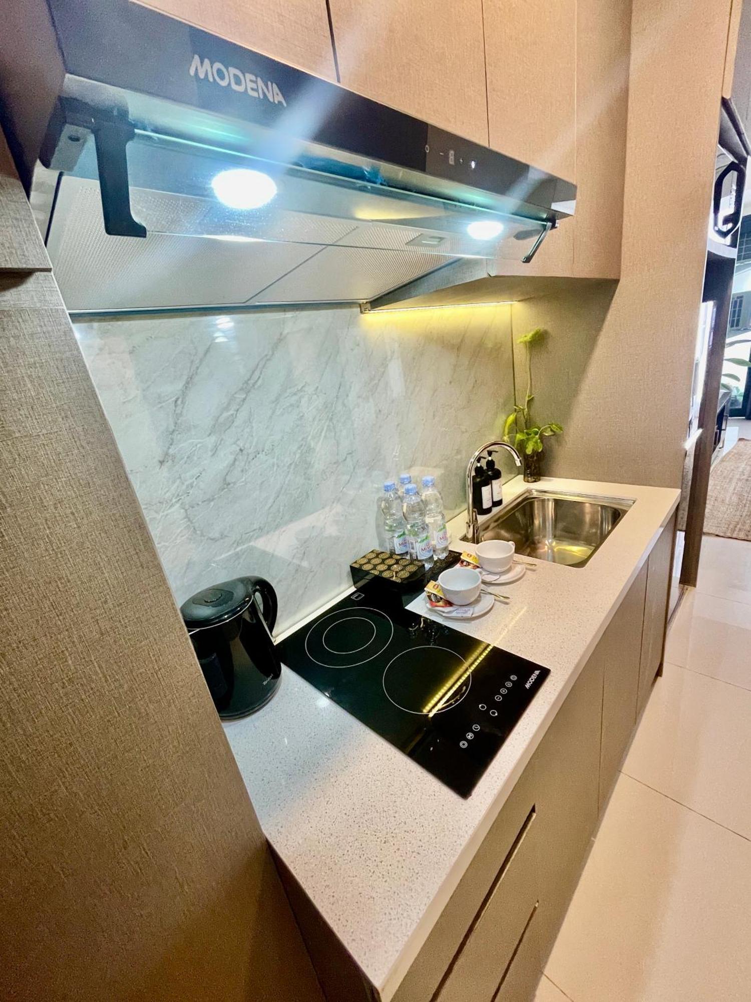 Verdela Pollux Meisterstadt Batam Apartement Екстер'єр фото